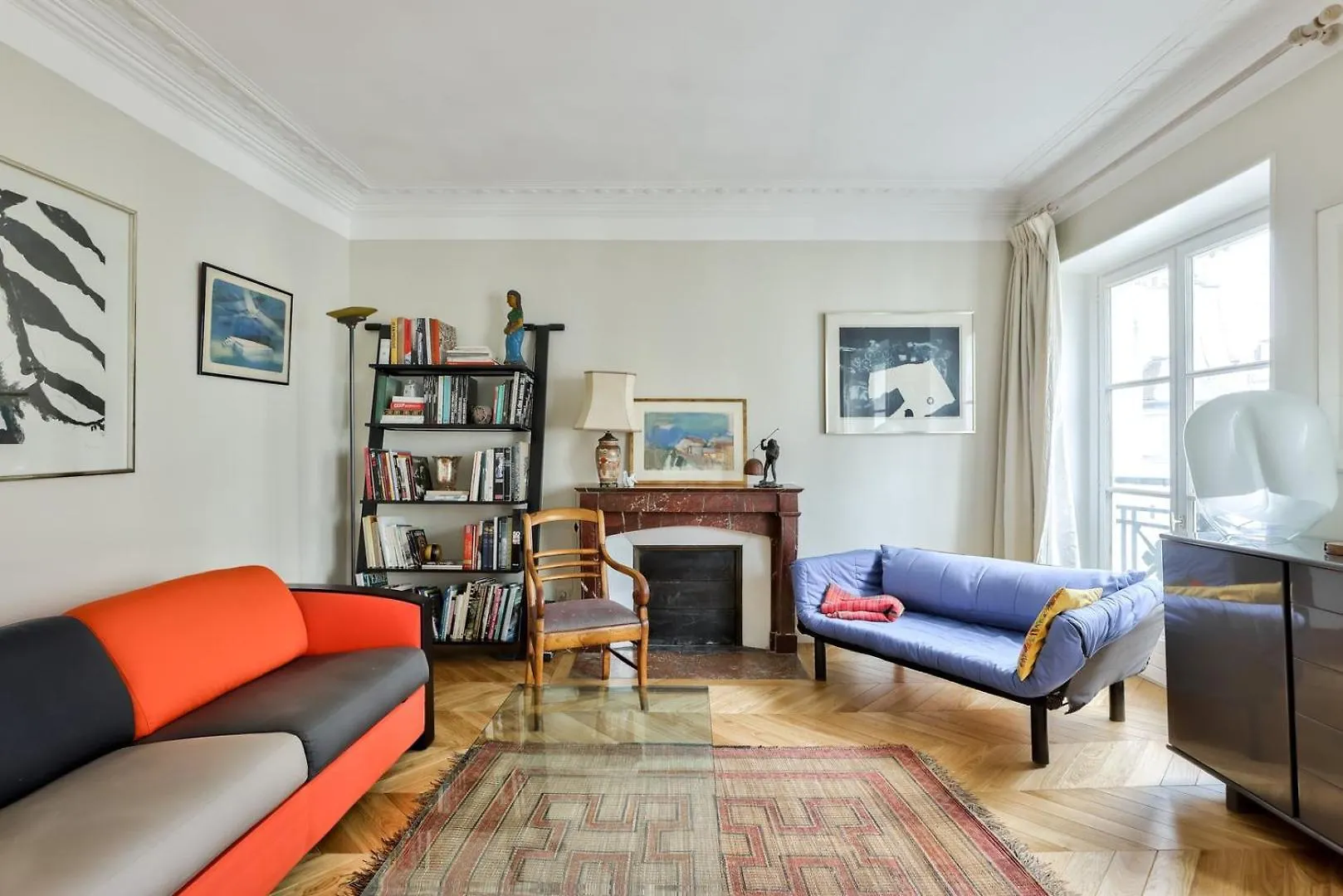 Chic Retreat, Central Marais Paris Apartment