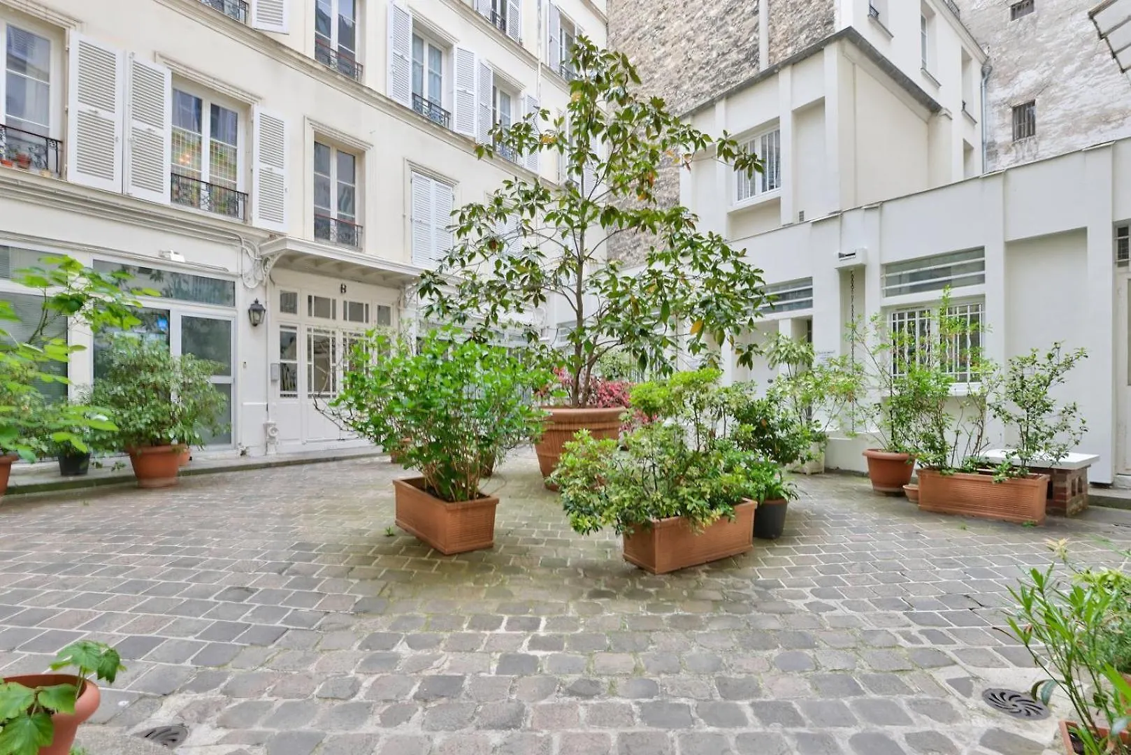 Apartment Chic Retreat, Central Marais Paris France