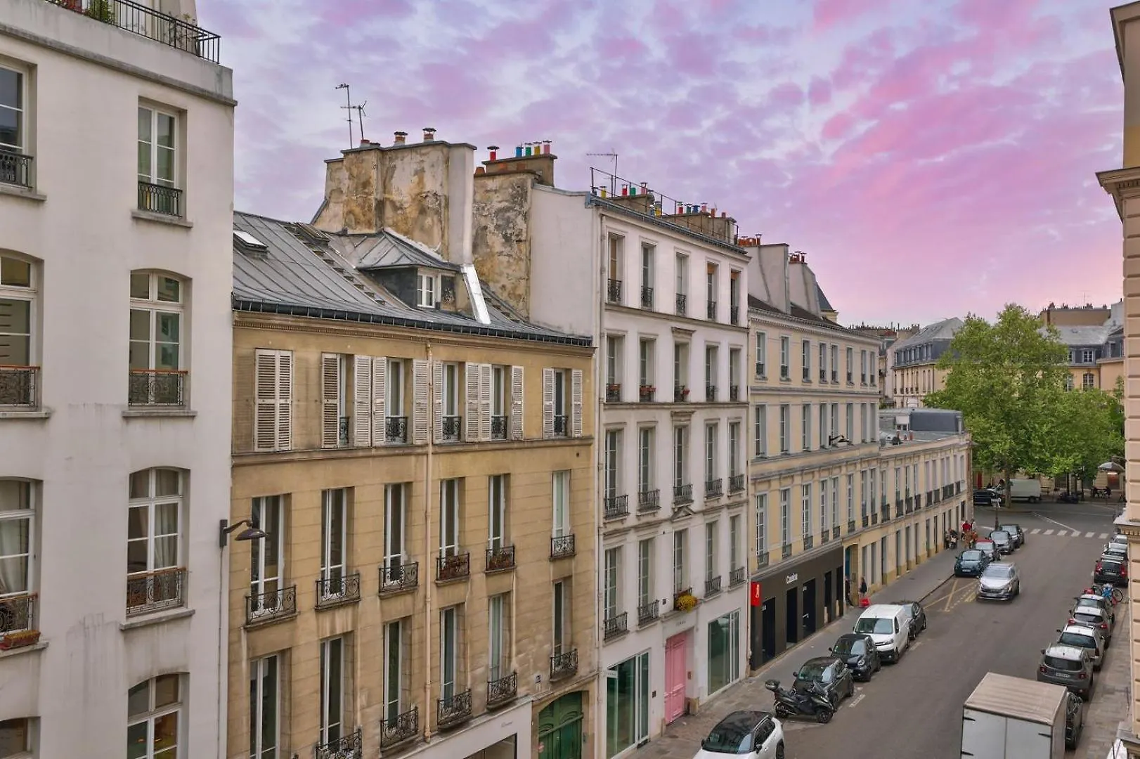 Chic Retreat, Central Marais location